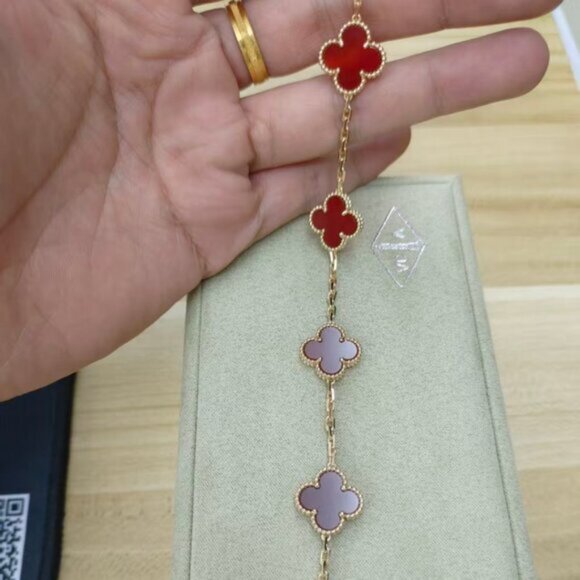 Van Cleef & Arpels 18K Carnelian Four-Leaf Clover Necklace - Picture 3 of 5